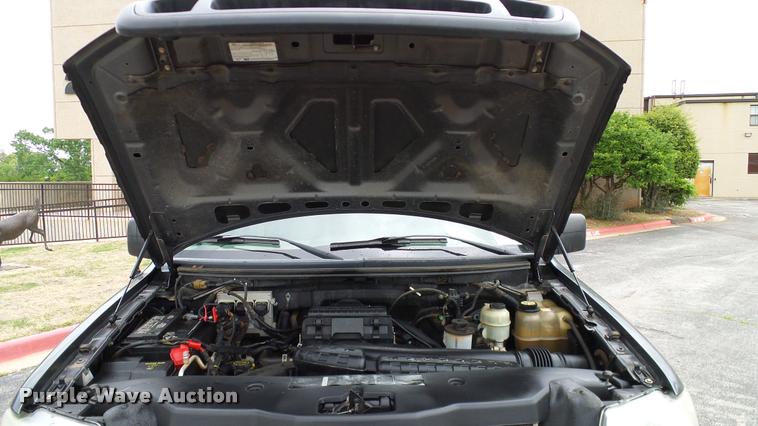 image for item DA6200 2005 Ford F150 XL SuperCab pickup truck