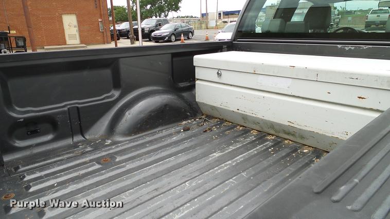 image for item DA6200 2005 Ford F150 XL SuperCab pickup truck