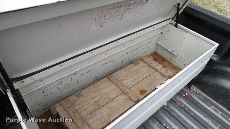 image for item DA6200 2005 Ford F150 XL SuperCab pickup truck