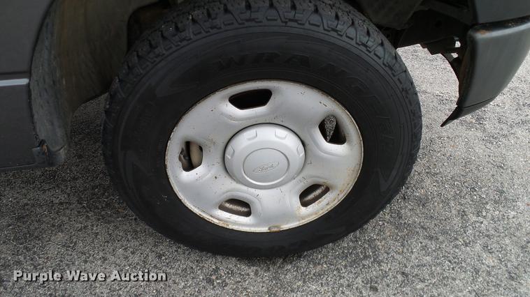 image for item DA6200 2005 Ford F150 XL SuperCab pickup truck