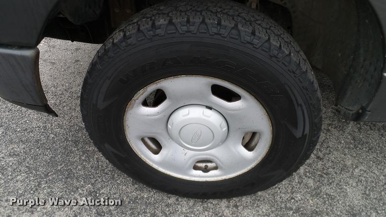 image for item DA6200 2005 Ford F150 XL SuperCab pickup truck