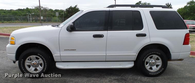 image for item DA6202 2005 Ford Explorer XLT SUV