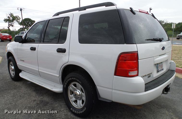 image for item DA6202 2005 Ford Explorer XLT SUV