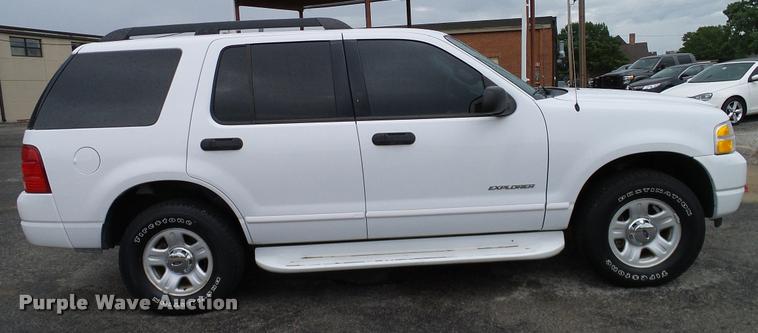 image for item DA6202 2005 Ford Explorer XLT SUV