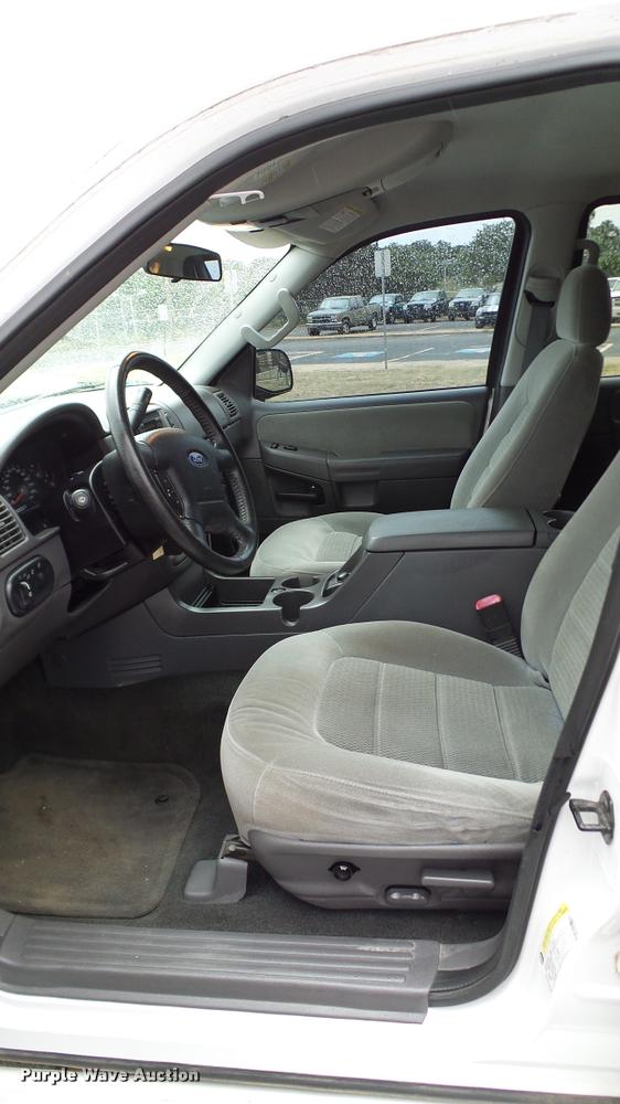 image for item DA6202 2005 Ford Explorer XLT SUV