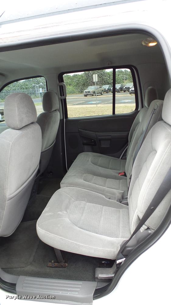 image for item DA6202 2005 Ford Explorer XLT SUV