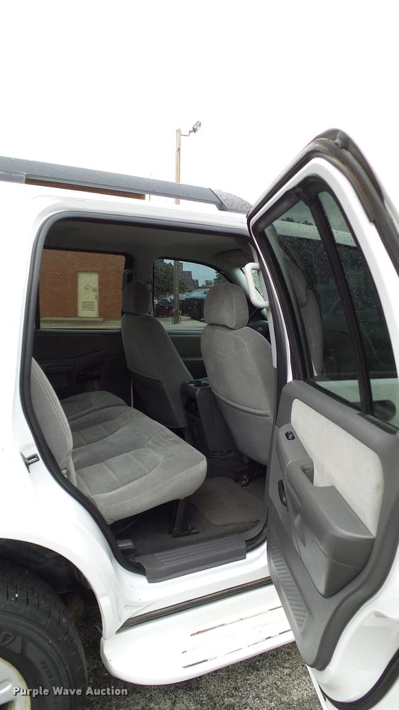 image for item DA6202 2005 Ford Explorer XLT SUV