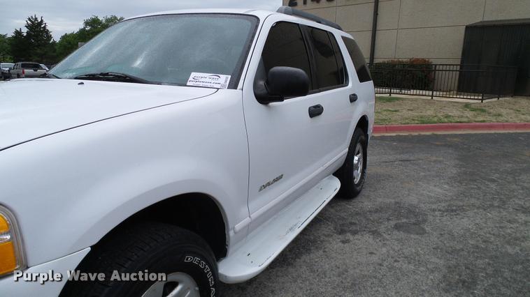 image for item DA6202 2005 Ford Explorer XLT SUV