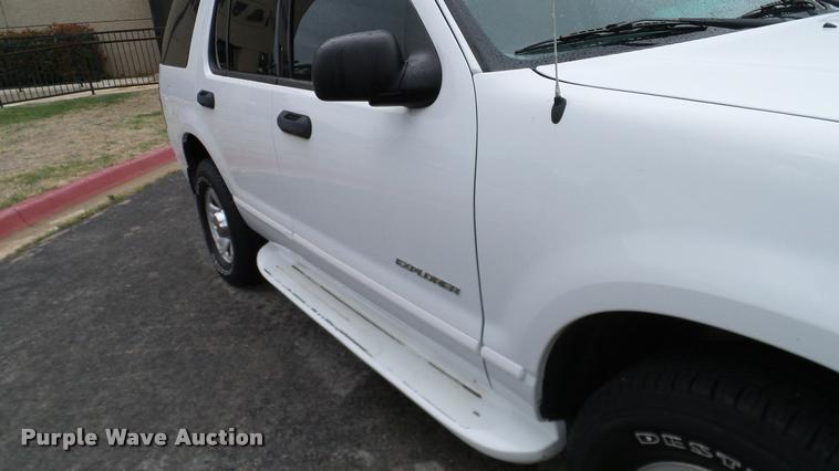 image for item DA6202 2005 Ford Explorer XLT SUV