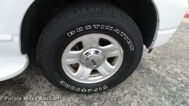 image for item DA6202 2005 Ford Explorer XLT SUV