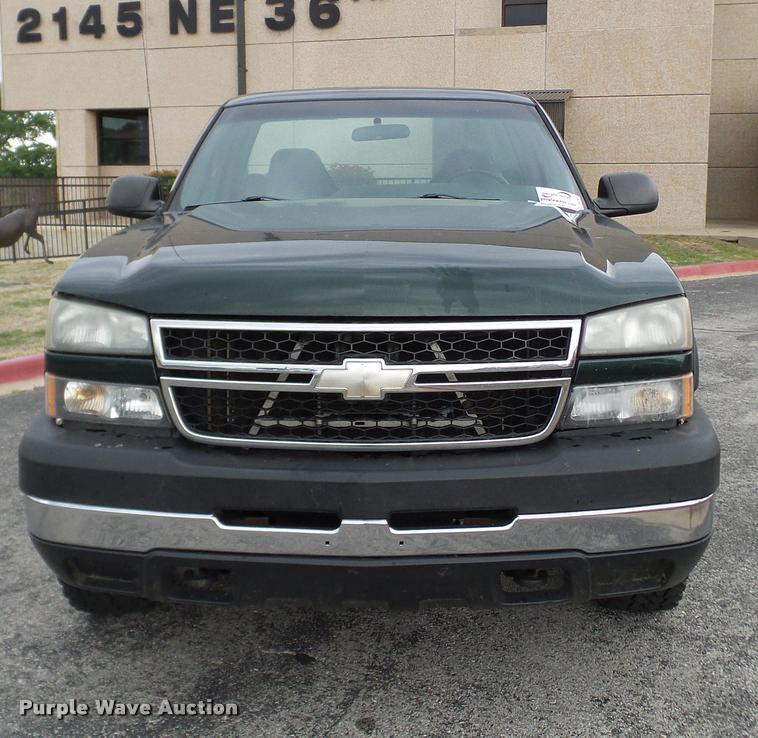 image for item DA6204 2006 Chevrolet Silverado 2500HD pickup truck