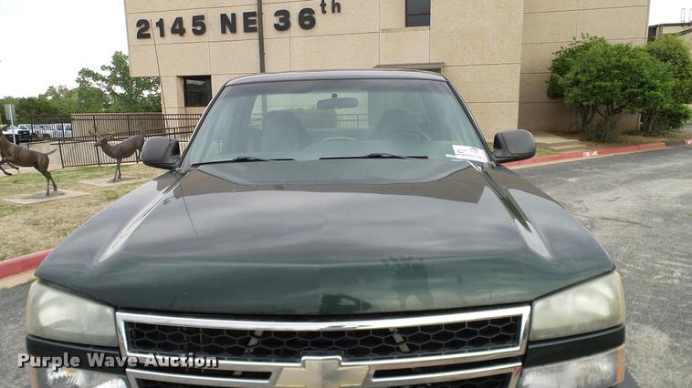 image for item DA6204 2006 Chevrolet Silverado 2500HD pickup truck