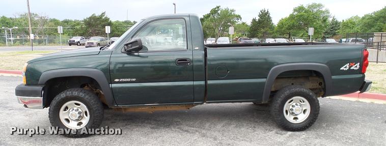 image for item DA6208 2004 Chevrolet Silverado 2500HD pickup truck