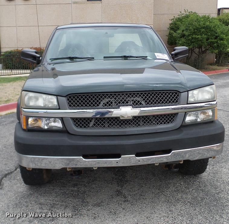 image for item DA6208 2004 Chevrolet Silverado 2500HD pickup truck