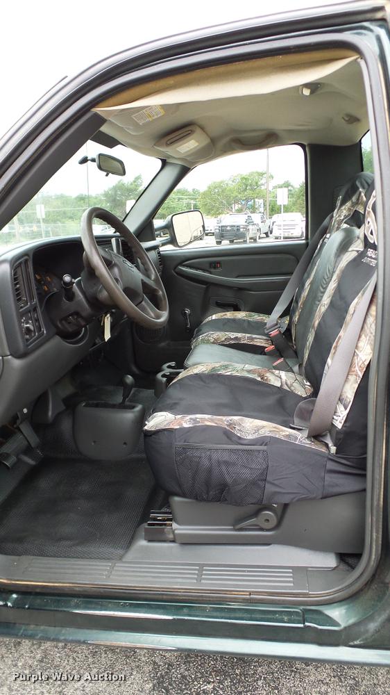 image for item DA6208 2004 Chevrolet Silverado 2500HD pickup truck