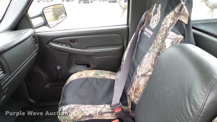 image for item DA6208 2004 Chevrolet Silverado 2500HD pickup truck