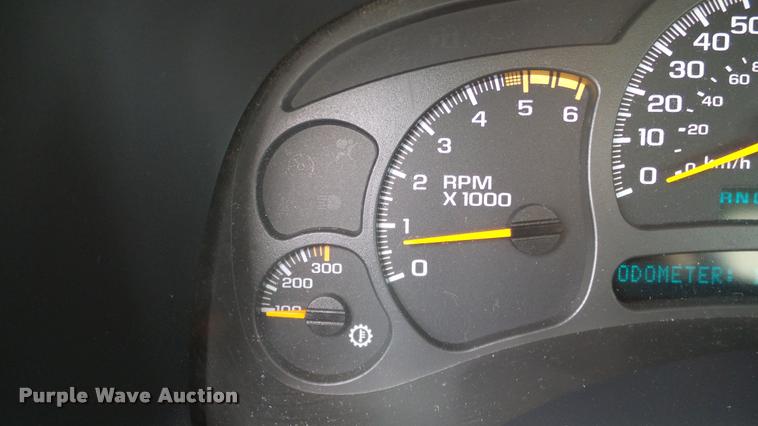 image for item DA6208 2004 Chevrolet Silverado 2500HD pickup truck