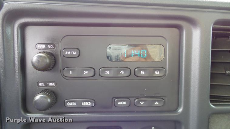 image for item DA6208 2004 Chevrolet Silverado 2500HD pickup truck