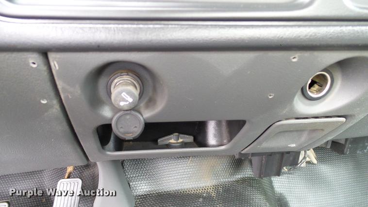 image for item DA6208 2004 Chevrolet Silverado 2500HD pickup truck