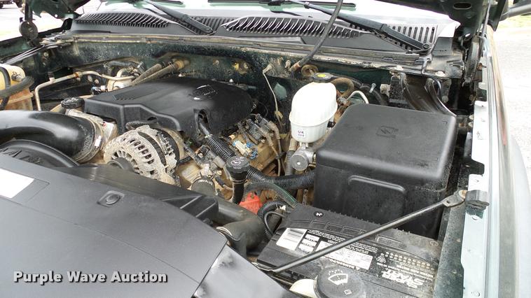 image for item DA6208 2004 Chevrolet Silverado 2500HD pickup truck