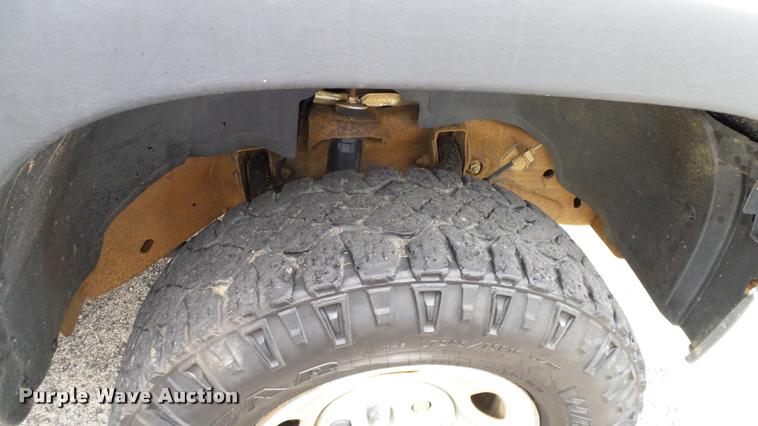 image for item DA6208 2004 Chevrolet Silverado 2500HD pickup truck