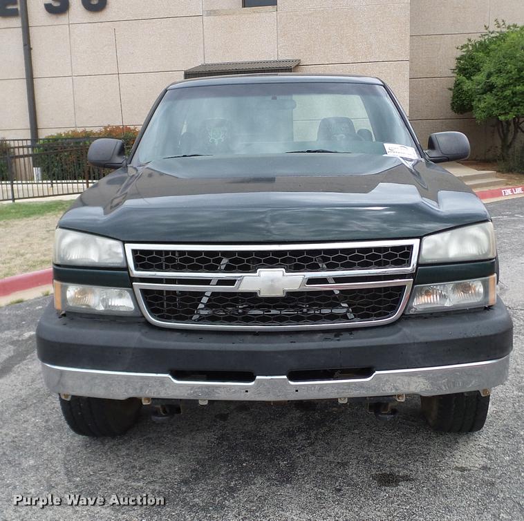 image for item DA6209 2006 Chevrolet Silverado 2500HD pickup truck