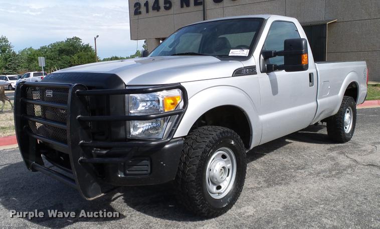 image for item DA6210 2011 Ford F250 Super Duty XL pickup truck