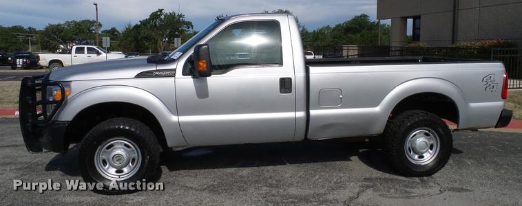 image for item DA6210 2011 Ford F250 Super Duty XL pickup truck