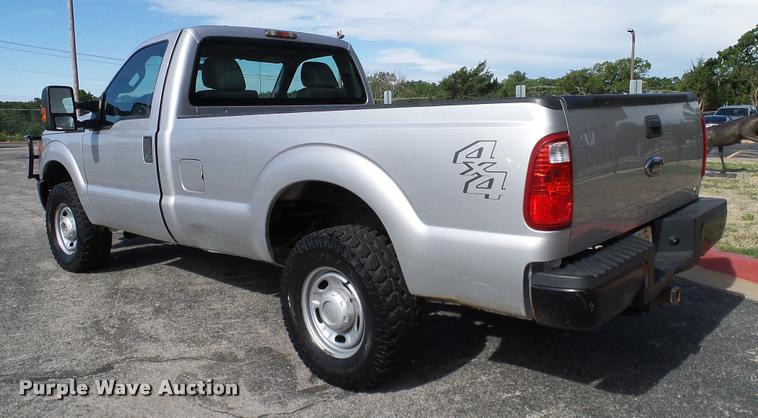 image for item DA6210 2011 Ford F250 Super Duty XL pickup truck