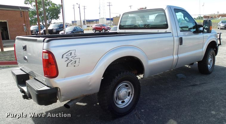 image for item DA6210 2011 Ford F250 Super Duty XL pickup truck