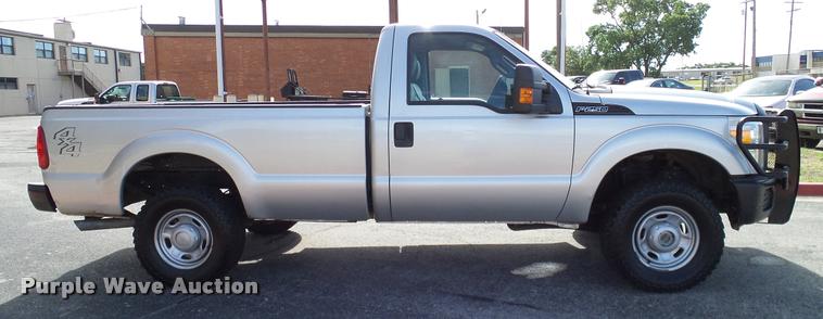 image for item DA6210 2011 Ford F250 Super Duty XL pickup truck