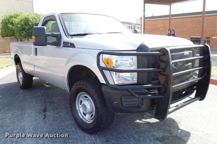 image for item DA6210 2011 Ford F250 Super Duty XL pickup truck