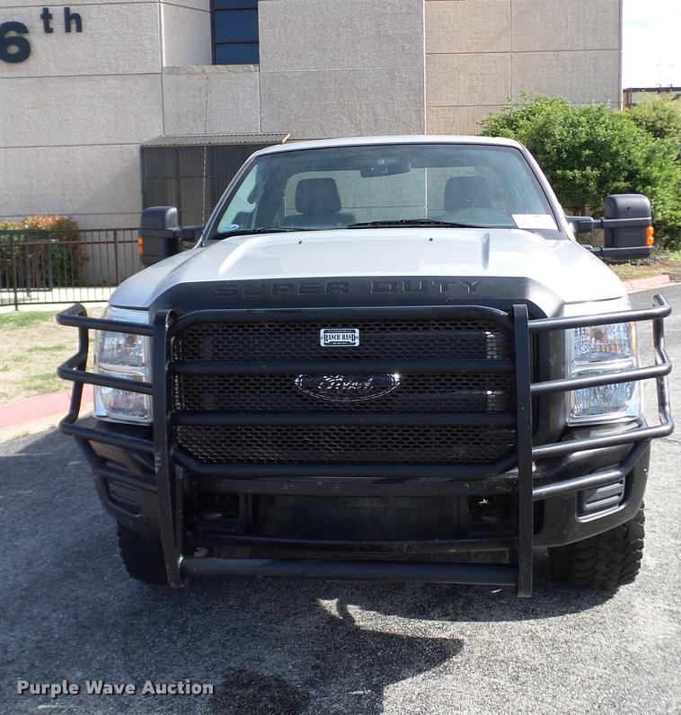 image for item DA6210 2011 Ford F250 Super Duty XL pickup truck