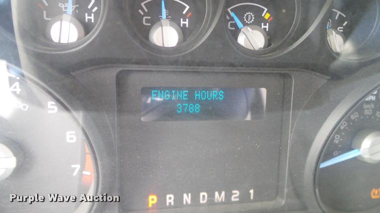 image for item DA6210 2011 Ford F250 Super Duty XL pickup truck