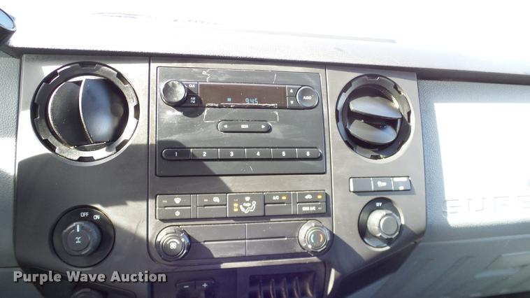 image for item DA6210 2011 Ford F250 Super Duty XL pickup truck