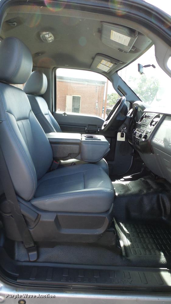 image for item DA6210 2011 Ford F250 Super Duty XL pickup truck