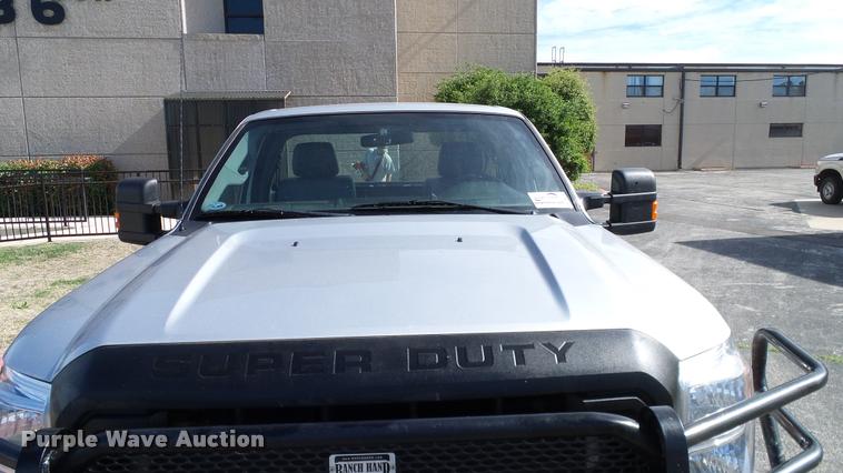 image for item DA6210 2011 Ford F250 Super Duty XL pickup truck