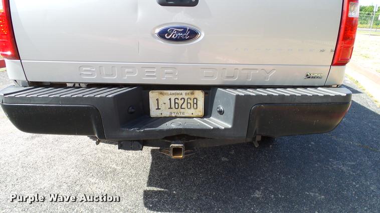 image for item DA6210 2011 Ford F250 Super Duty XL pickup truck