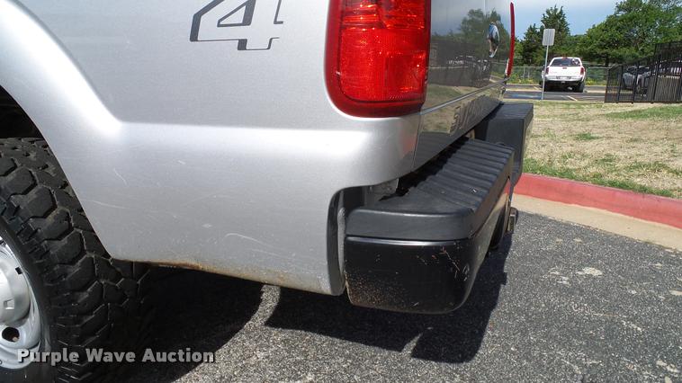image for item DA6210 2011 Ford F250 Super Duty XL pickup truck