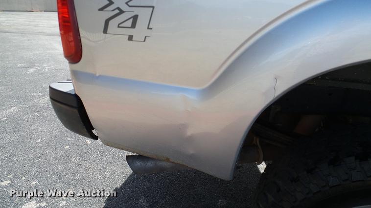 image for item DA6210 2011 Ford F250 Super Duty XL pickup truck