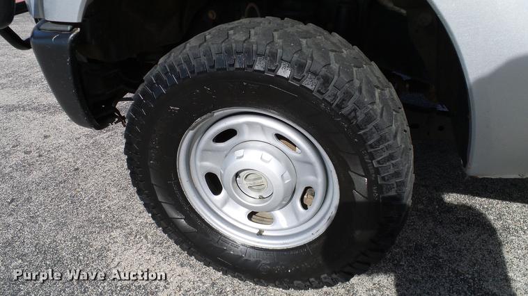 image for item DA6210 2011 Ford F250 Super Duty XL pickup truck