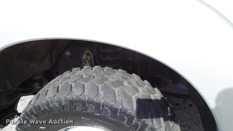 image for item DA6210 2011 Ford F250 Super Duty XL pickup truck