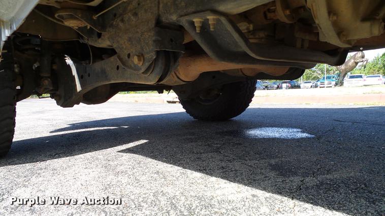 image for item DA6210 2011 Ford F250 Super Duty XL pickup truck