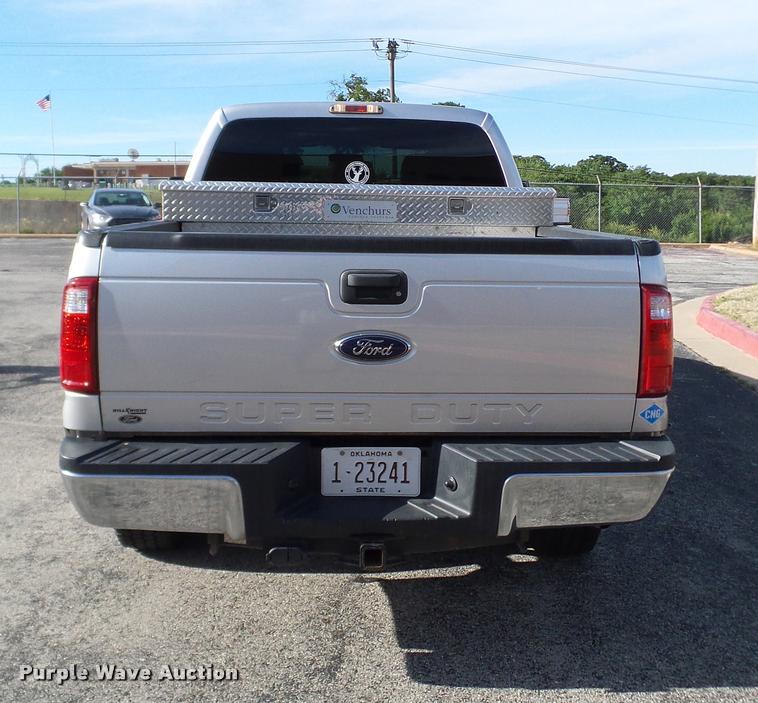 image for item DA6212 2015 Ford F250 Super Duty XLT Crew Cab pickup truck