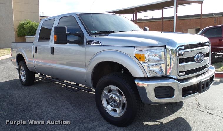 image for item DA6212 2015 Ford F250 Super Duty XLT Crew Cab pickup truck