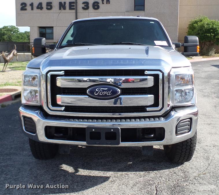 image for item DA6212 2015 Ford F250 Super Duty XLT Crew Cab pickup truck