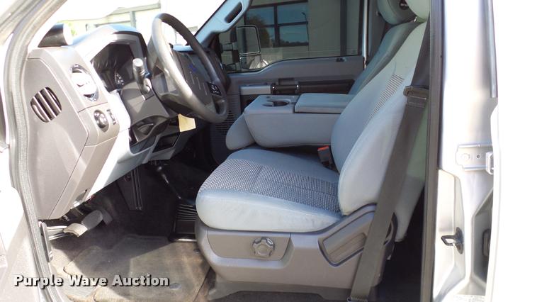 image for item DA6212 2015 Ford F250 Super Duty XLT Crew Cab pickup truck