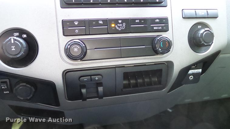 image for item DA6212 2015 Ford F250 Super Duty XLT Crew Cab pickup truck