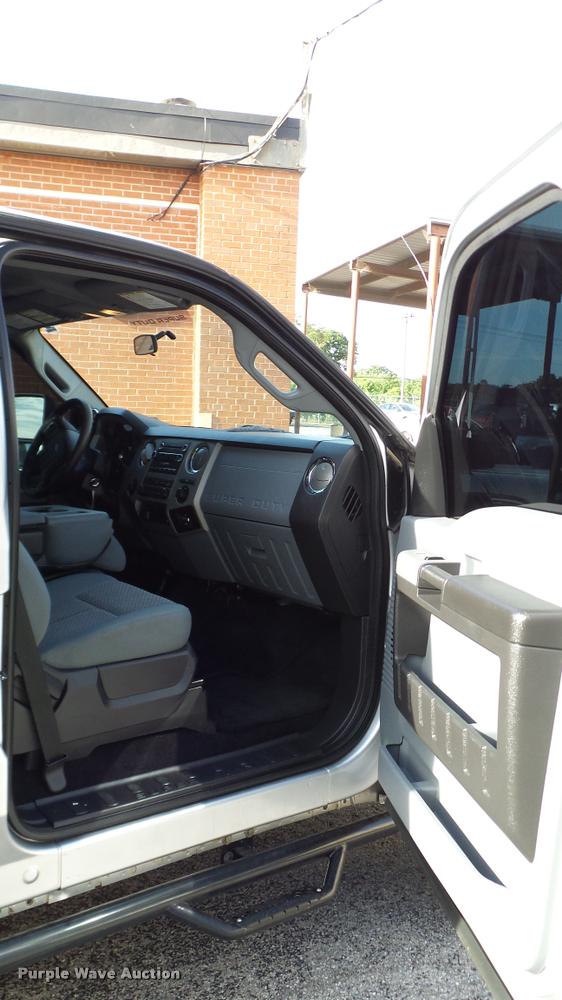 image for item DA6212 2015 Ford F250 Super Duty XLT Crew Cab pickup truck