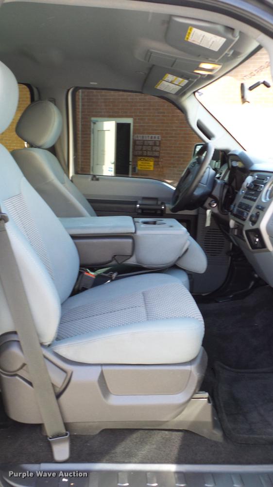 image for item DA6212 2015 Ford F250 Super Duty XLT Crew Cab pickup truck